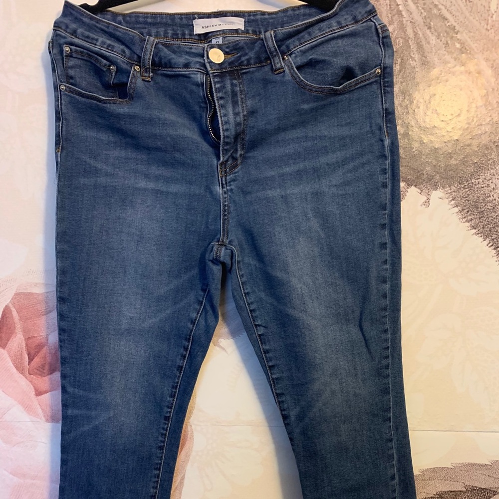 Juniors size 17 blue jeans